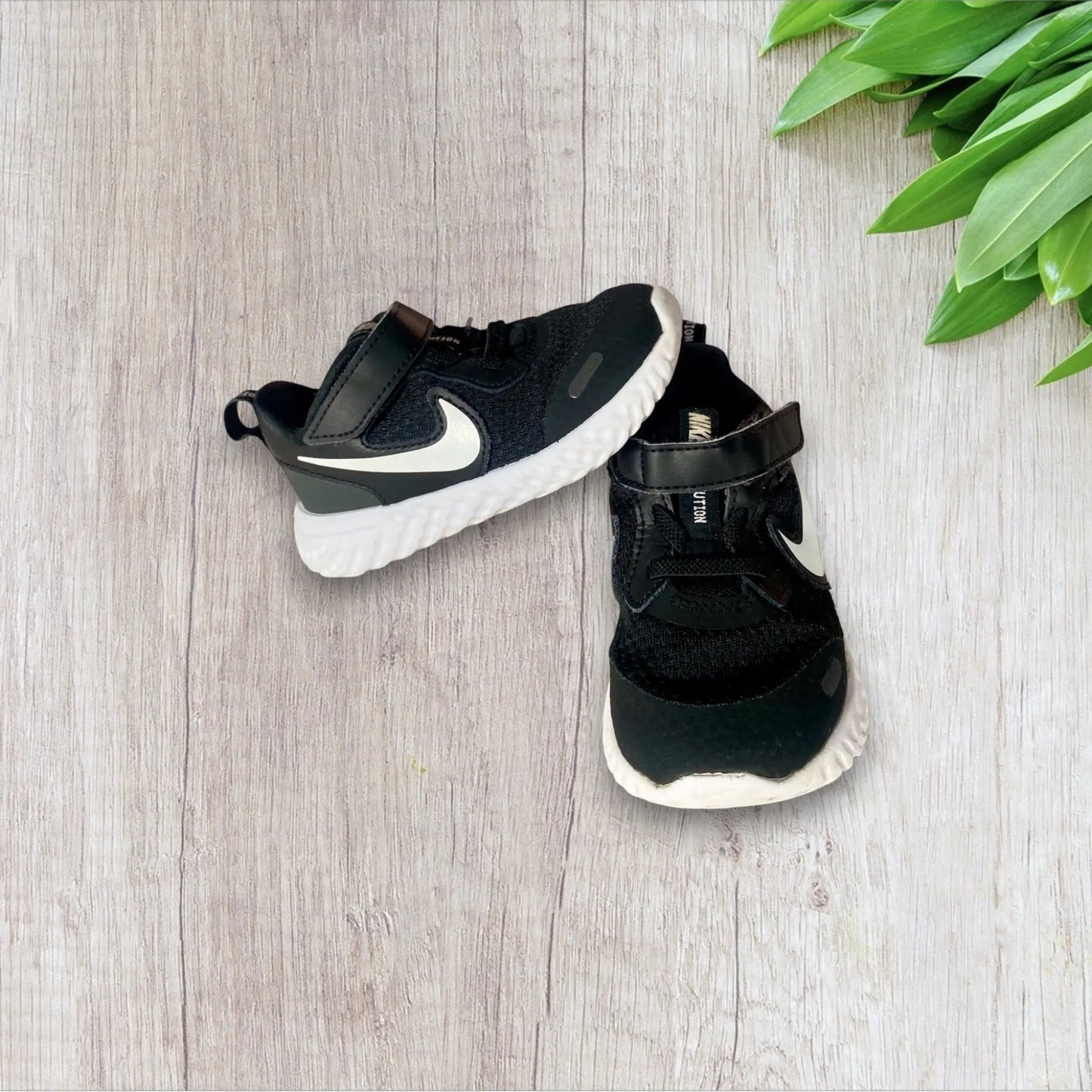 Baskets Nike Revolution - Mixte, Taille 23,5 nike