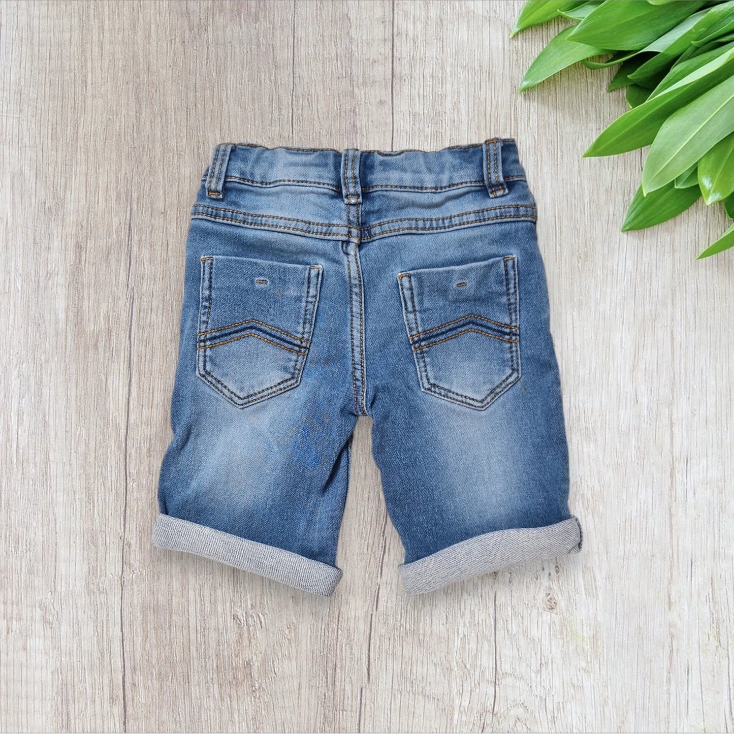 Bermuda jean garçon 3 ans Auchan bleu ou gris très bon état