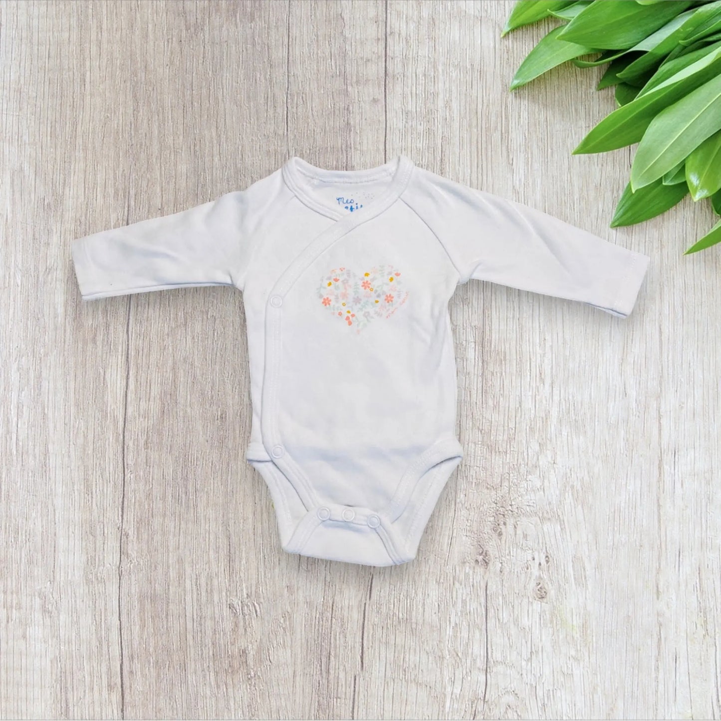 Body Fille Naissance - Cache-Cœur Blanc avec Fleurs en Cœur - Mes Petits Cailloux kiabi
