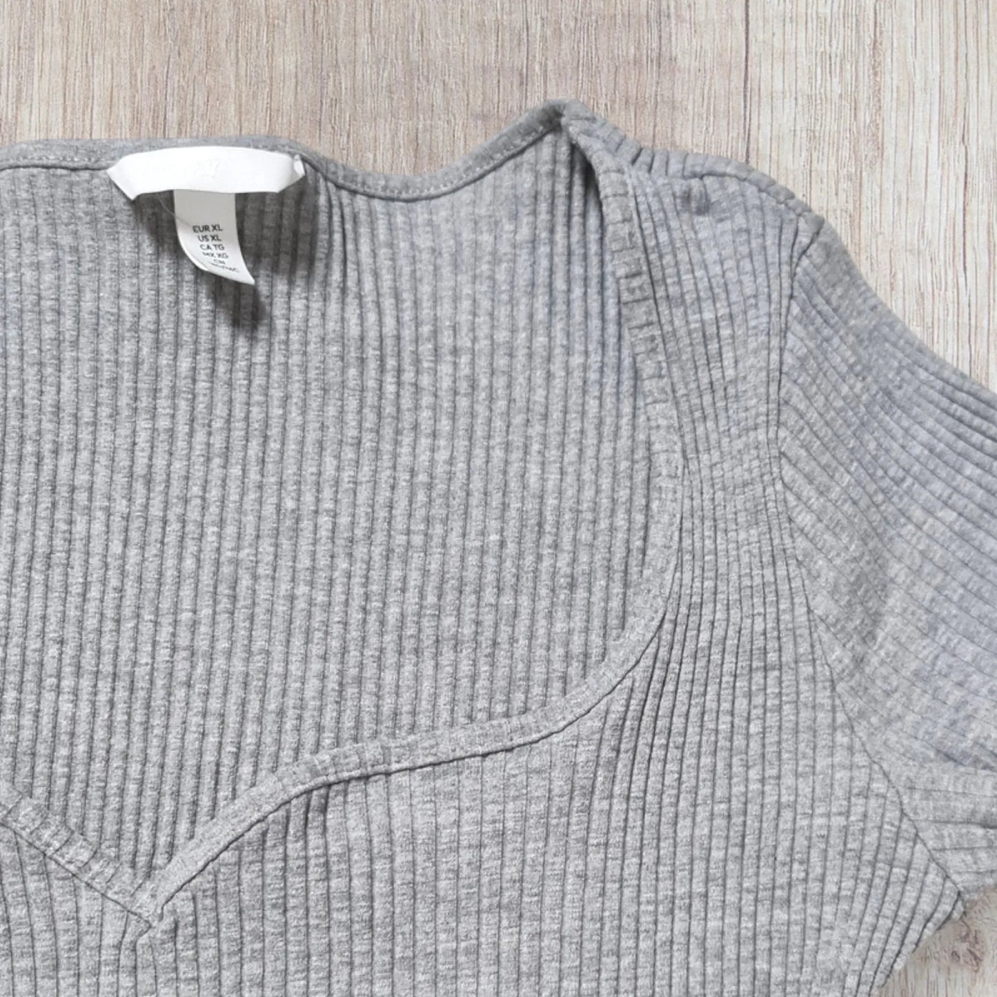 Body femme H&M XL – Noir ou gris rainuré | Col bateau cœur & manches courtes H&M