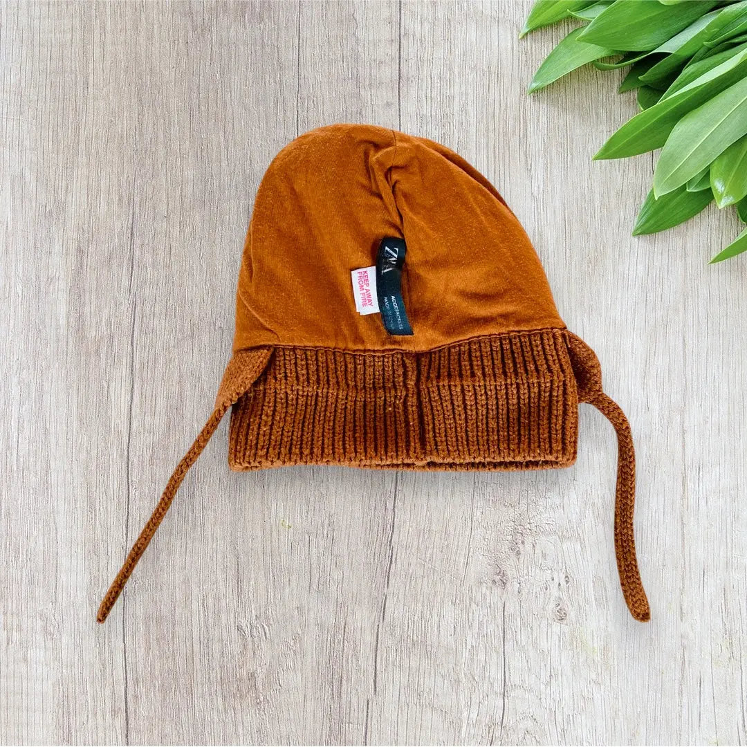 Bonnet 50 cm en Maille Marron Camel avec Cache-Oreilles et Ficelle - ZARA zara