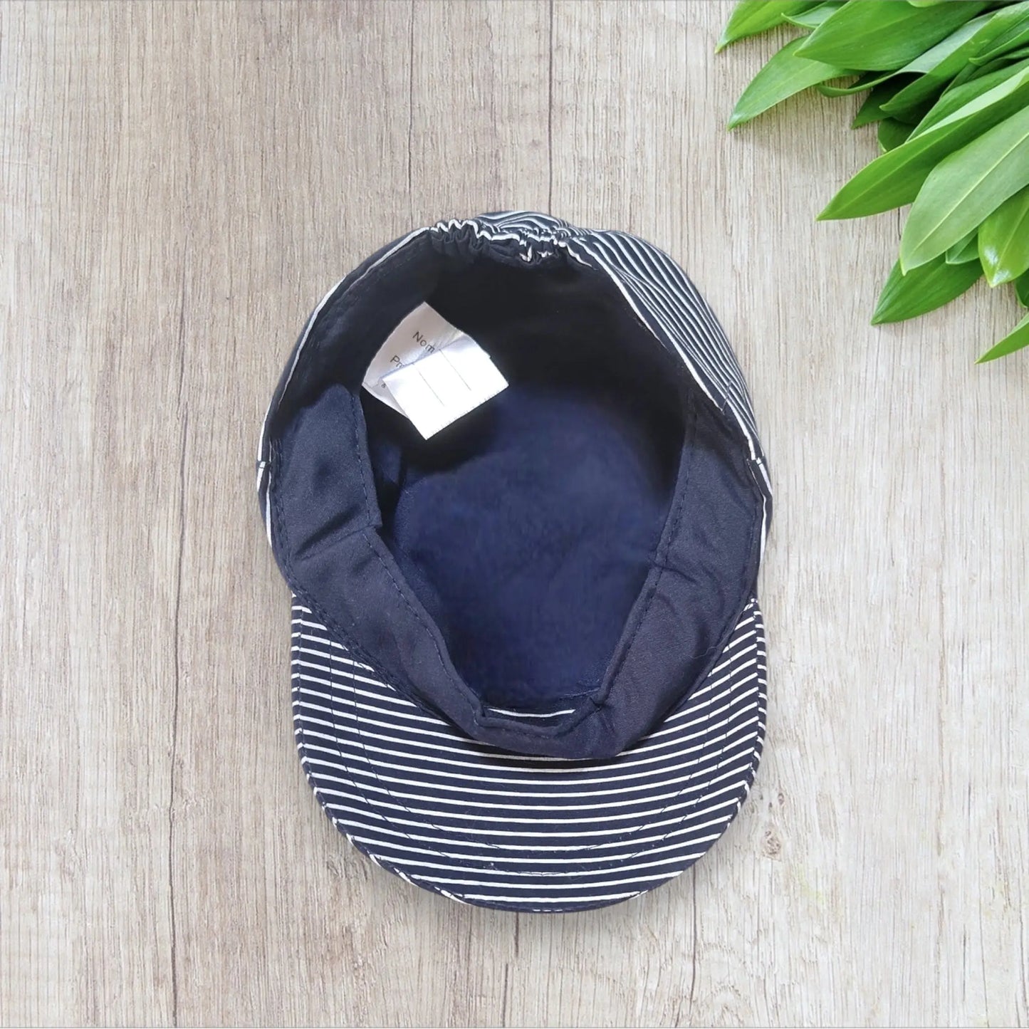 Casquette enfant rayée bleu marine blanche – taille 45 cm – visière incurvée