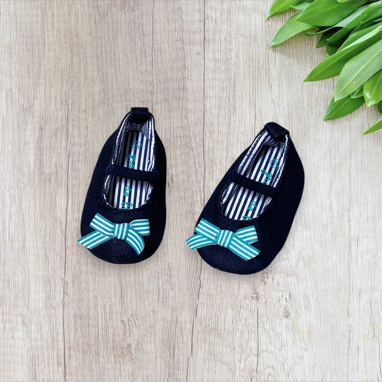 Chaussures bébé fille noires Grain de Blé avec nœud rayé turquoise – pointure 17-18 – très bon état – marque Z Génération