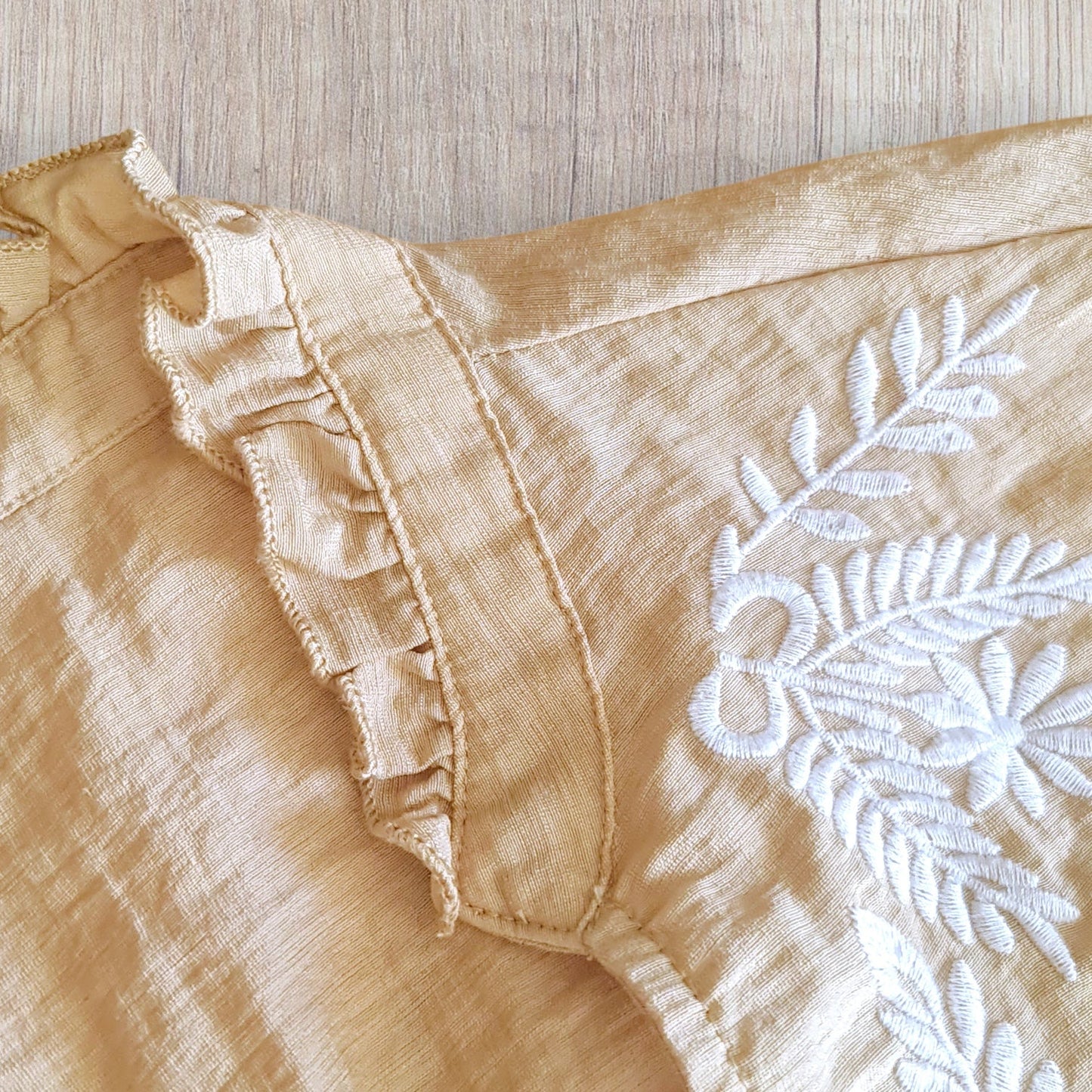 Chemise brodée blanche à manches longues Serisse taille L beige neuve avec étiquette