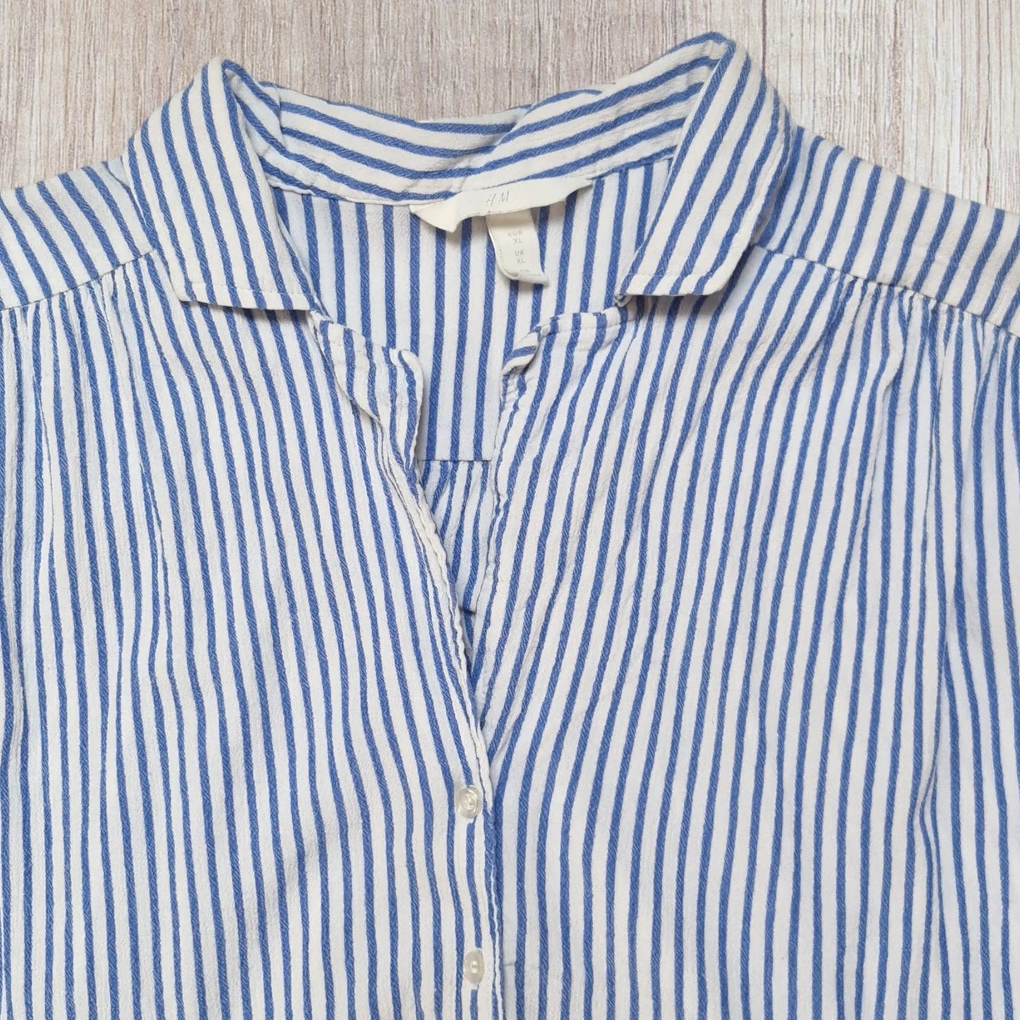 Chemise femme H&M oversize XL blanche rayures bleues manches courtes nouée