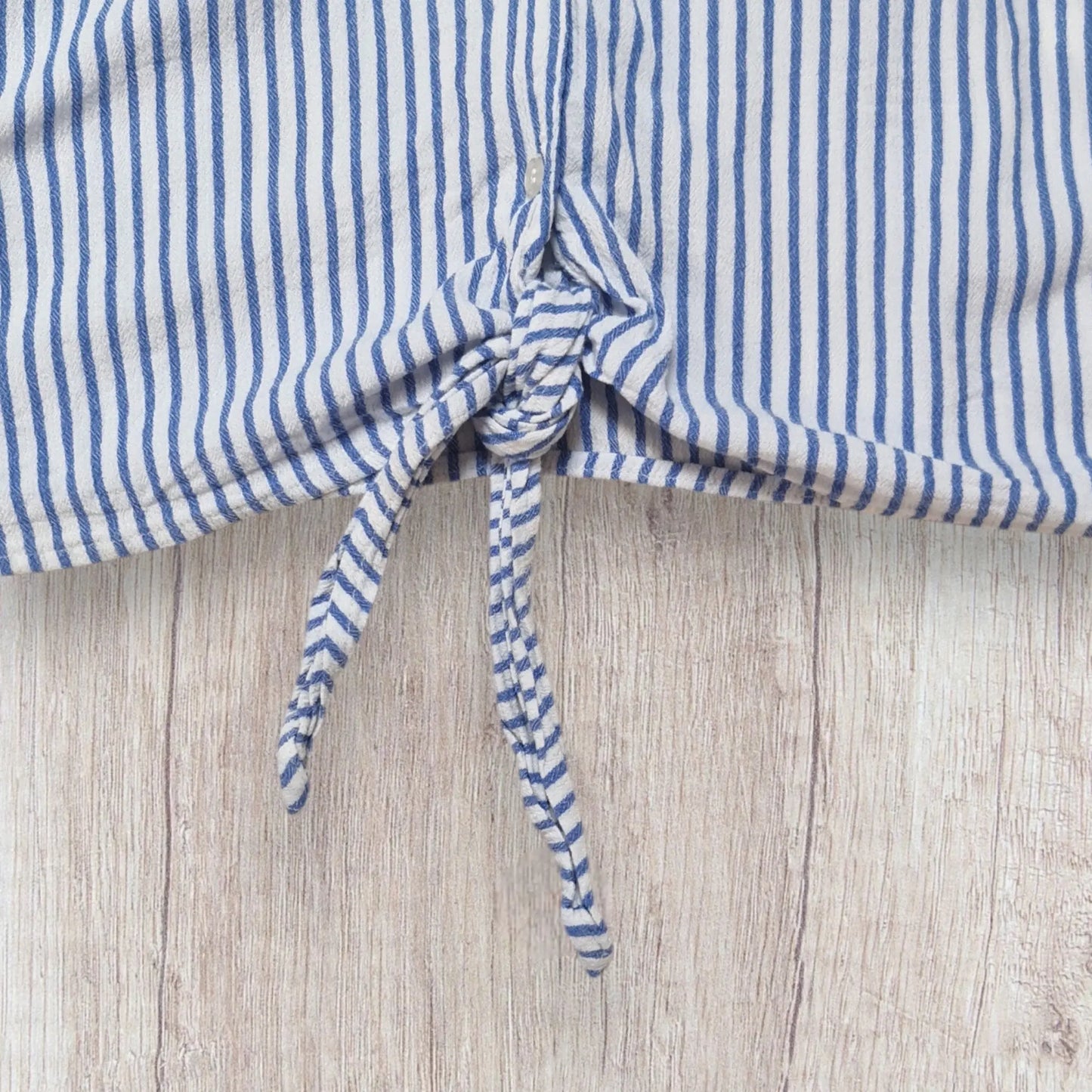 Chemise femme H&M oversize XL blanche rayures bleues manches courtes nouée