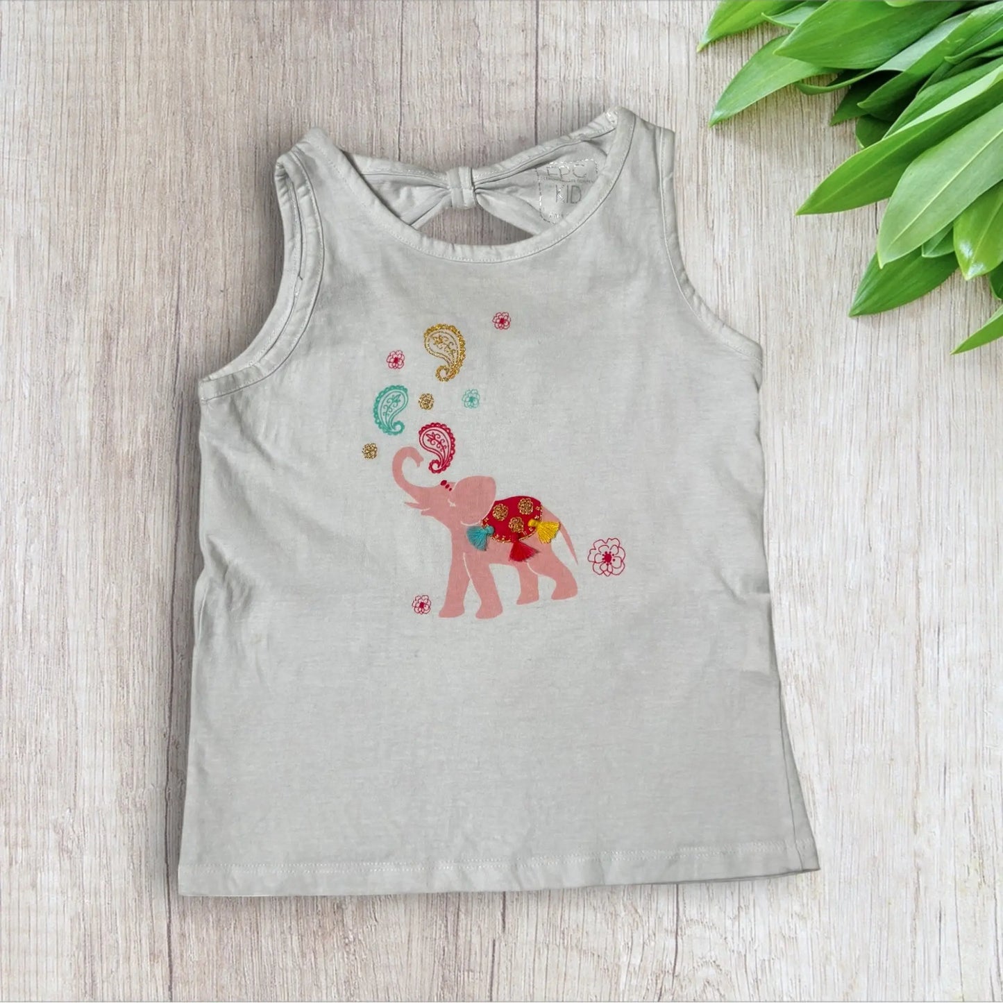 Débardeur fille Districenter 6 ans blanc avec éléphant rose et pompons colorés