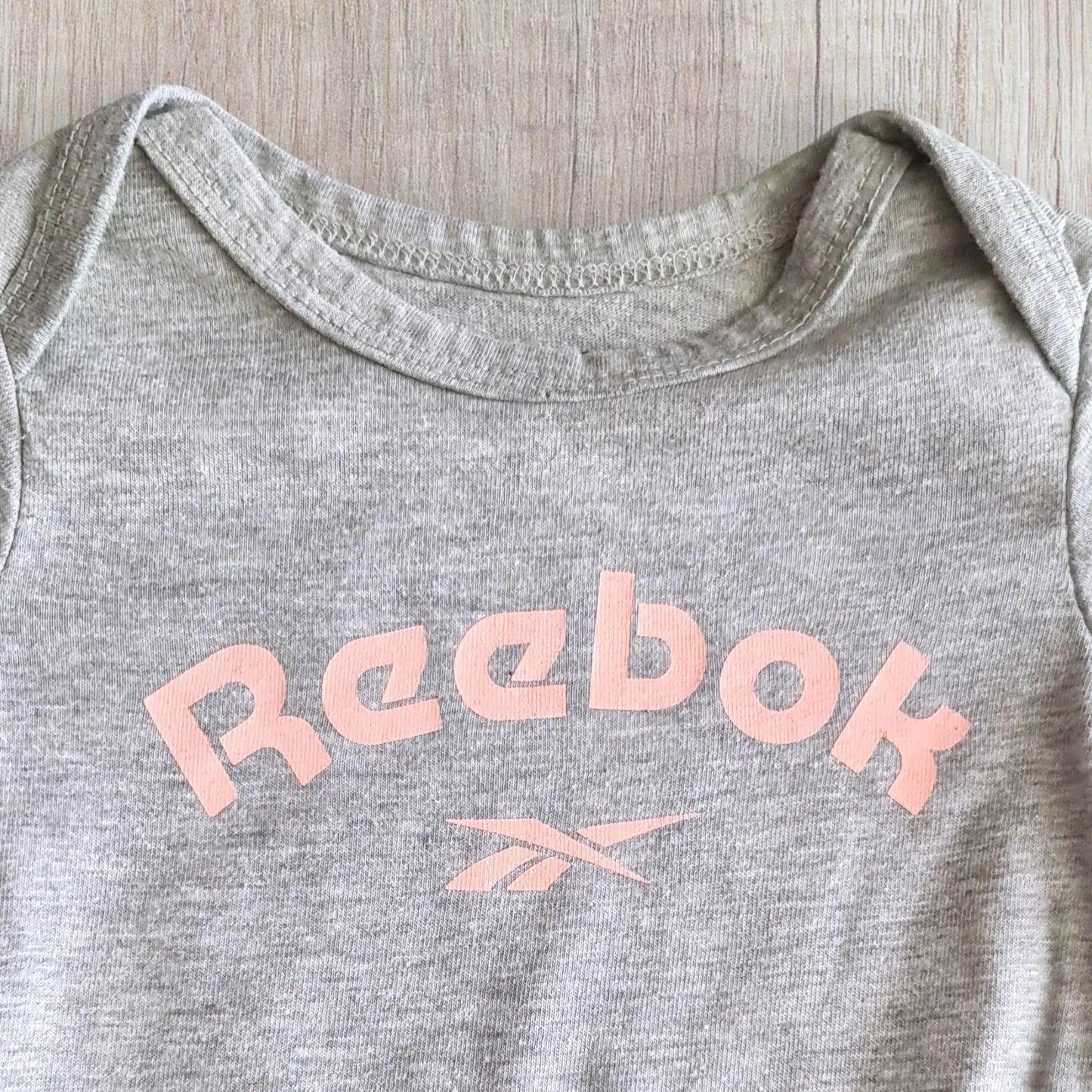 Ensemble 3 pièces bébé fille Reebok 0-3 mois sweat body pantalon