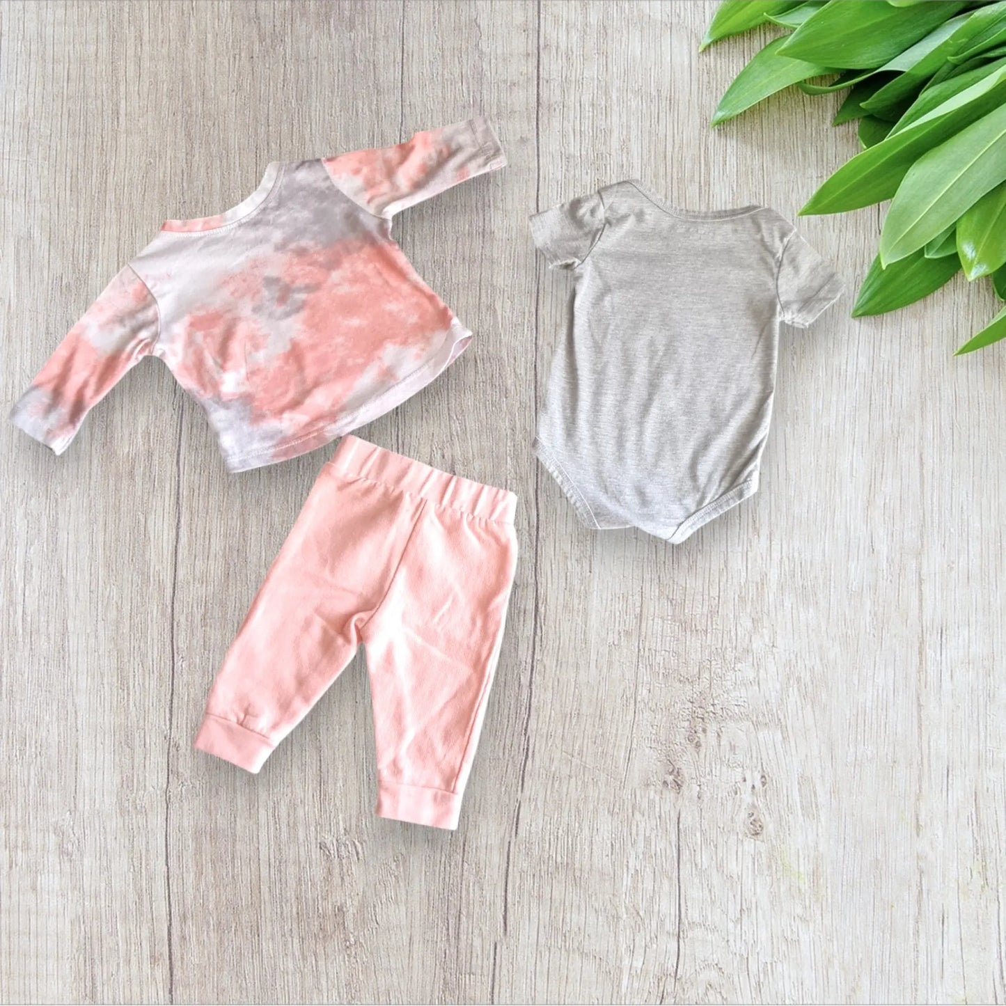 Ensemble 3 pièces bébé fille Reebok 0-3 mois sweat body pantalon