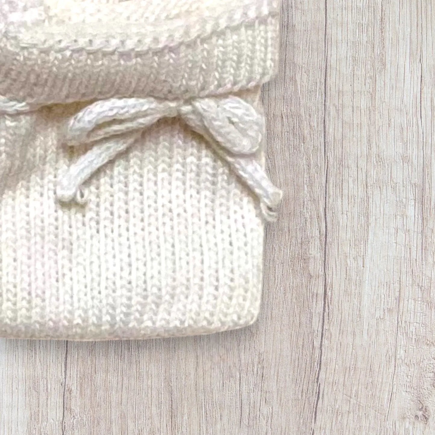 Ensemble Douceur pour Bébé :Lot de Chaussettes et Bonnet en Maille Fine pour Nouveau-Né la petite friperie