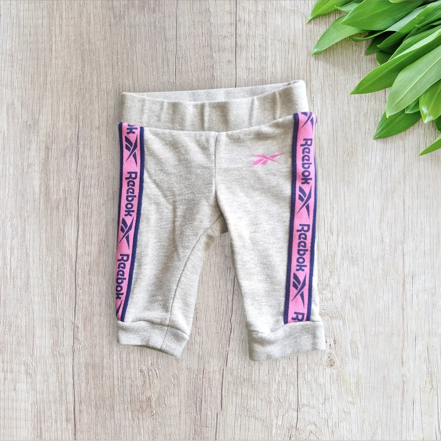 Ensemble 2 pièces Reebok bébé fille 0-6 mois gris clair et rose avec sweat capuche et jogging