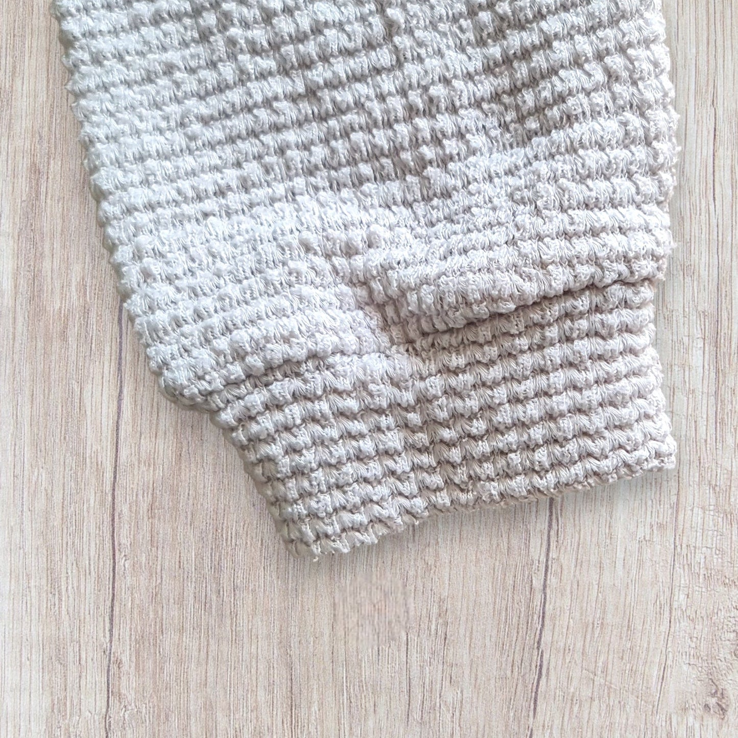 Haut femme SHEIN LUNE beige taille L très bon état, manches longues col asymétrique texture gaufrée