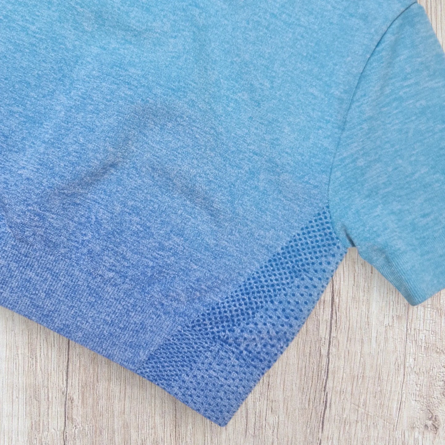 Haut de sport fille Shein bleu dégradé 6 ans très bon état