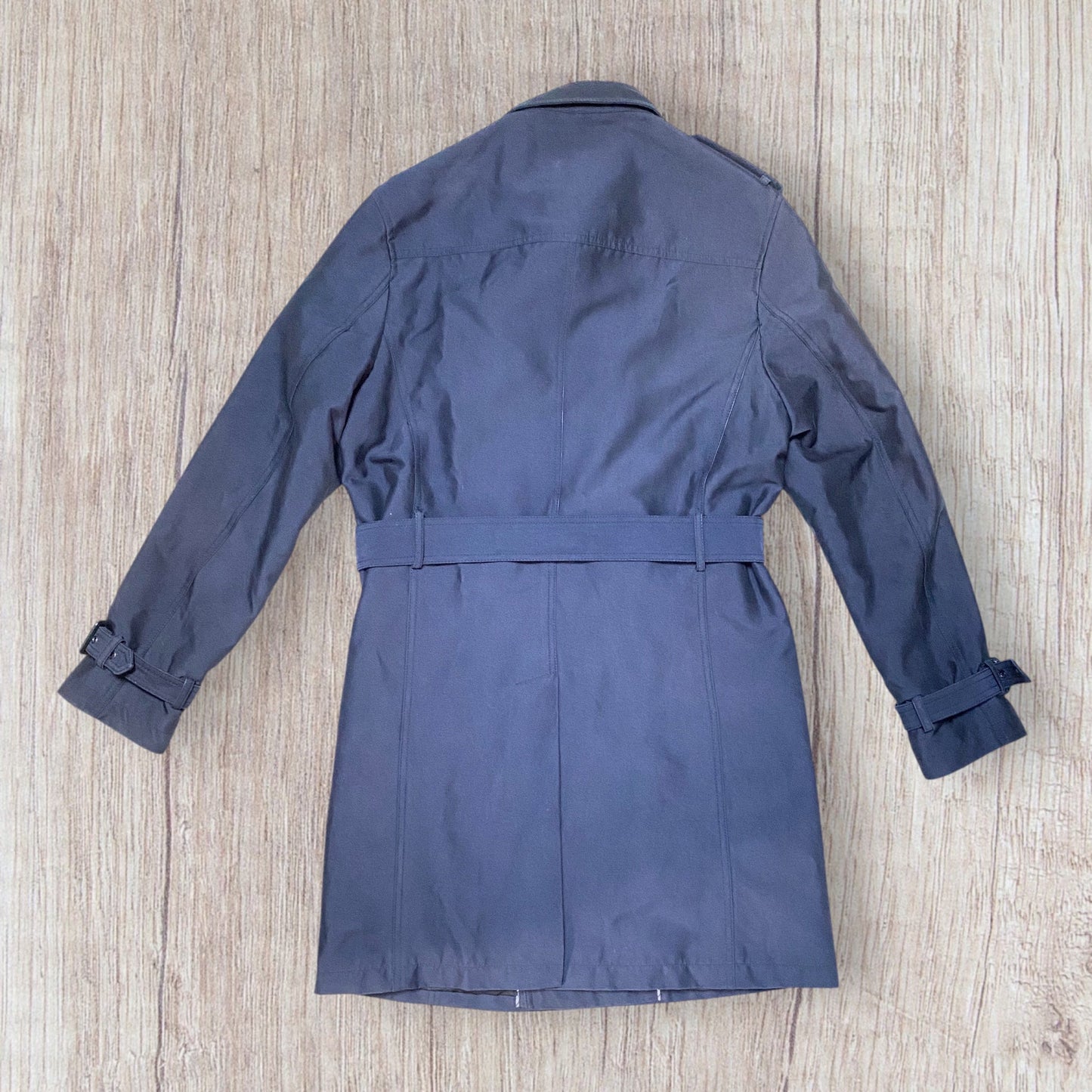 Imperméable homme Zara bleu marine taille M avec ceinture et double boutonnage.