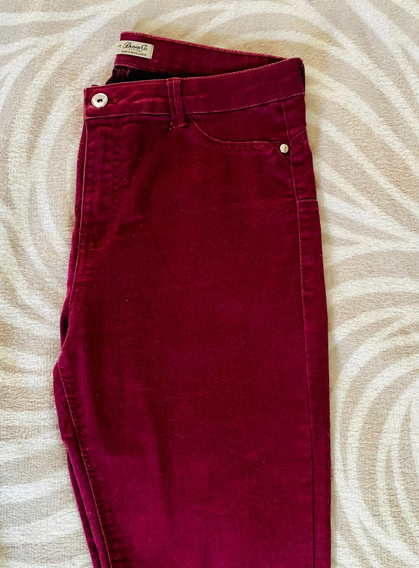 Jean Femme Slim Bordeaux avec Boutons Argentés - Taille 42 la petite friperie