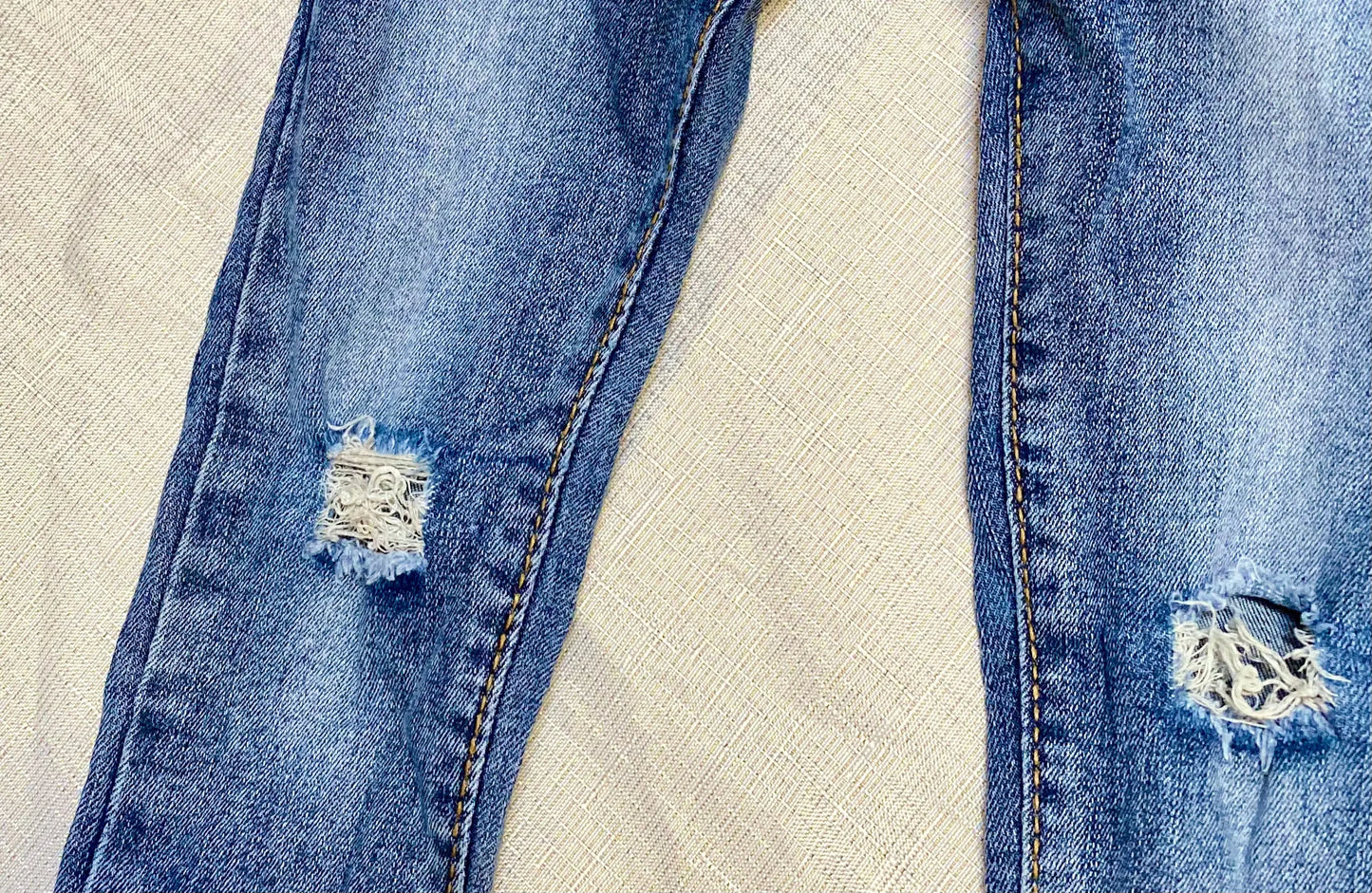 Jean Garçon Délavé avec Déchirures aux Genoux - Taille 4 ans, Style Slim shein