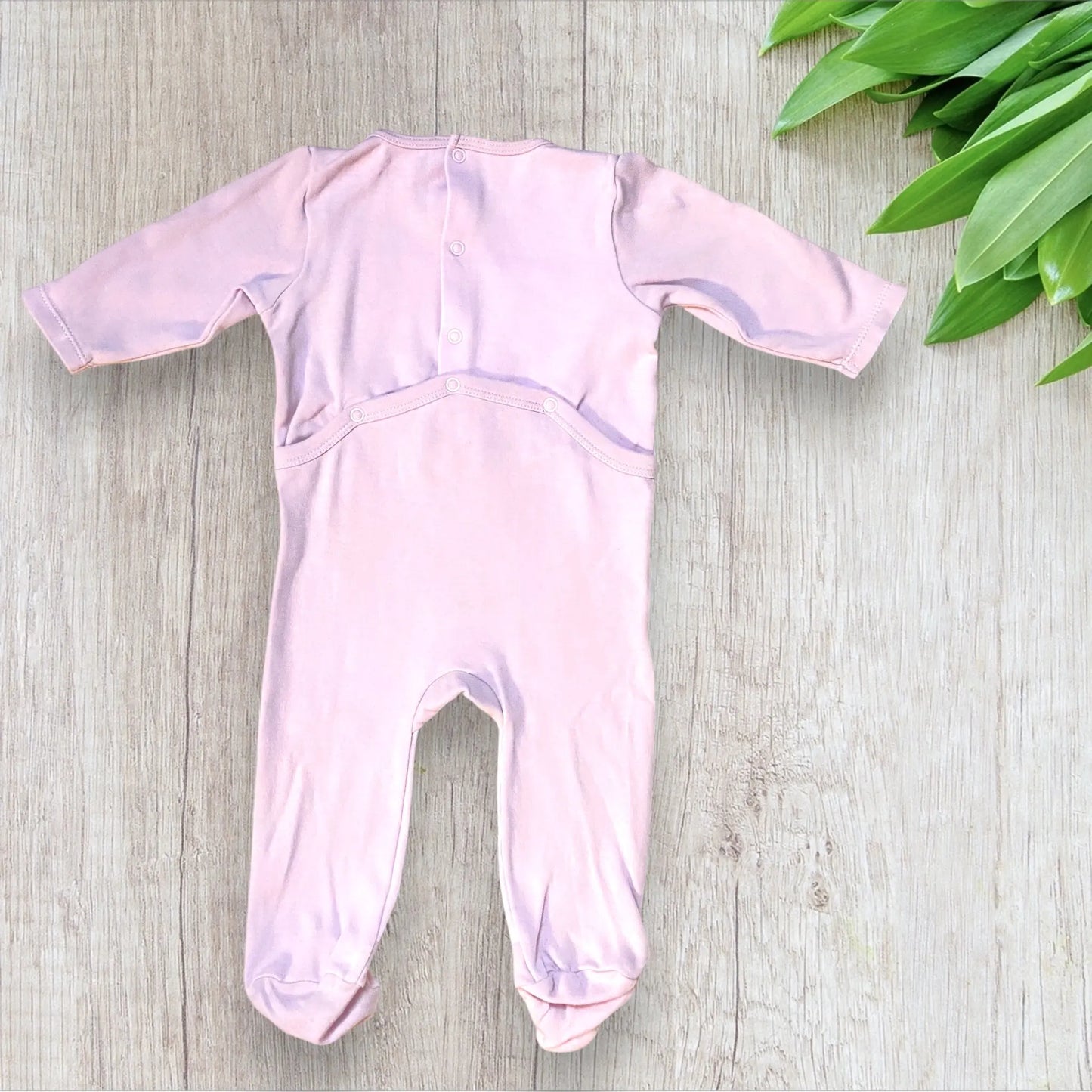 Lot de 2 pyjamas bébé fille 6 mois – très bon état – perroquet et palmier