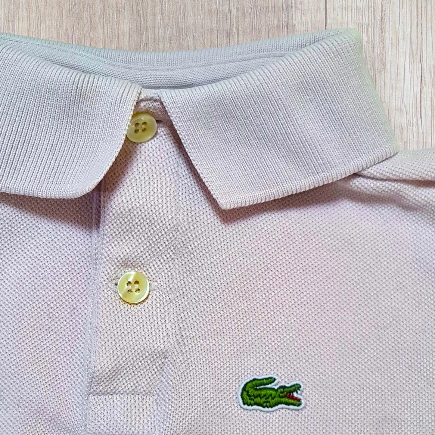 Polo Lacoste fille 6 ans rose pâle manches courtes – logo crocodile brodé