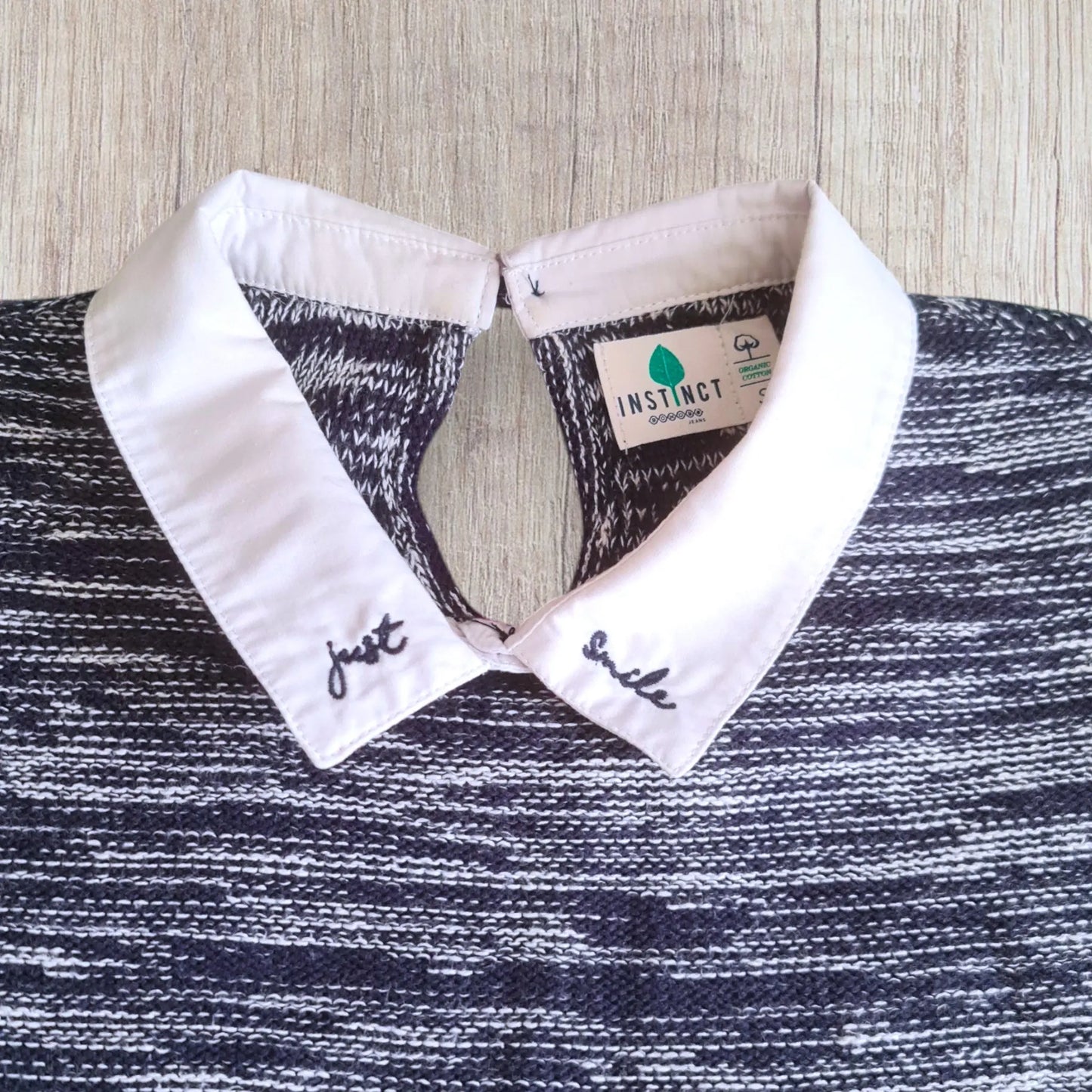 Pull chemise femme Bonobo taille S col Claudine blanc brodé et maille tricotée marine