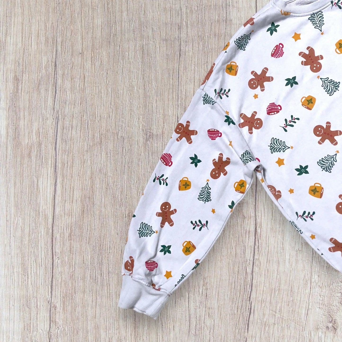 Pull de Noël mixte Esmara 46/48 blanc motifs tasses, sapins, bonhommes en pain d’épices et étoiles