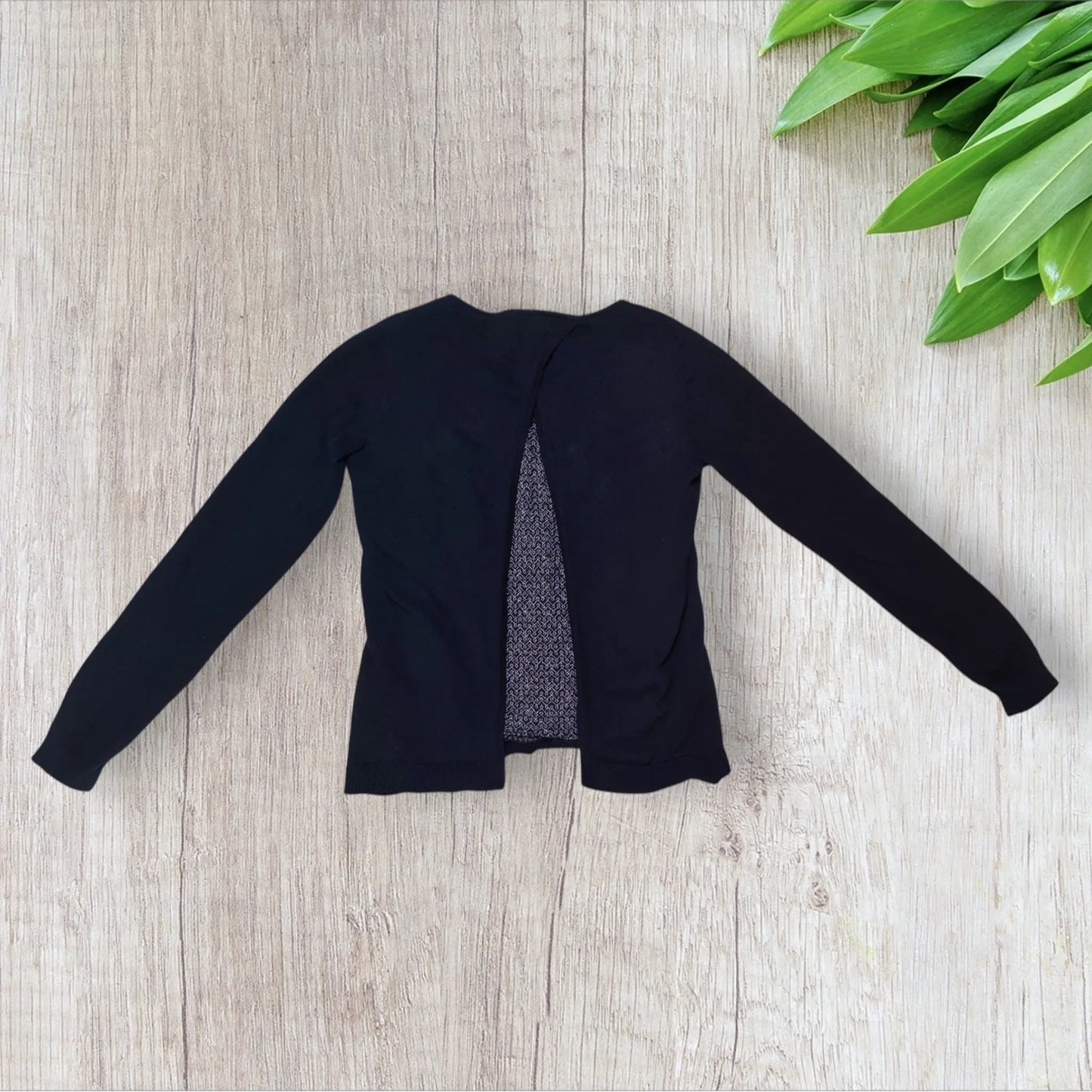 Pull femme Bonobo XS bleu marine avec dos croisé et chemisier imprimé