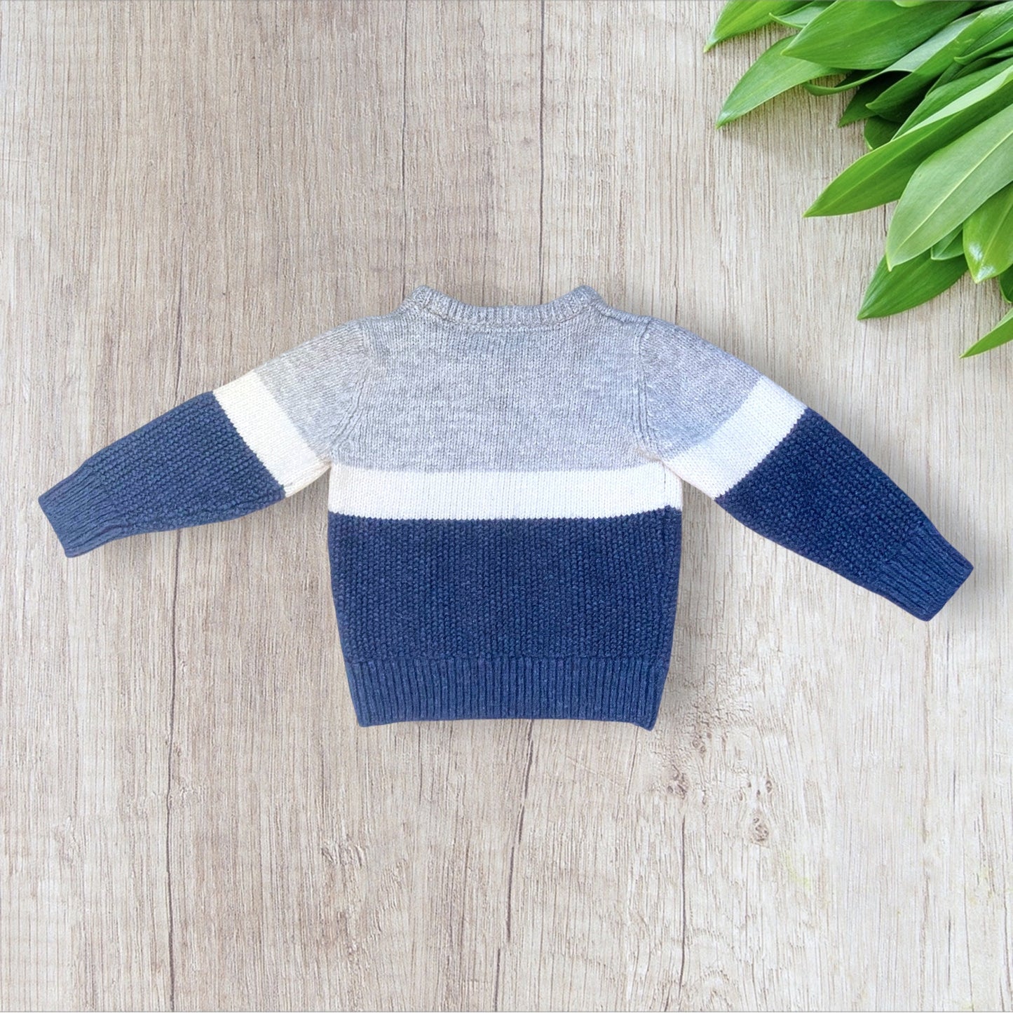 Pull garçon C&A 4 ans tricolore gris blanc bleu marine col rond manches longues – Très bon état