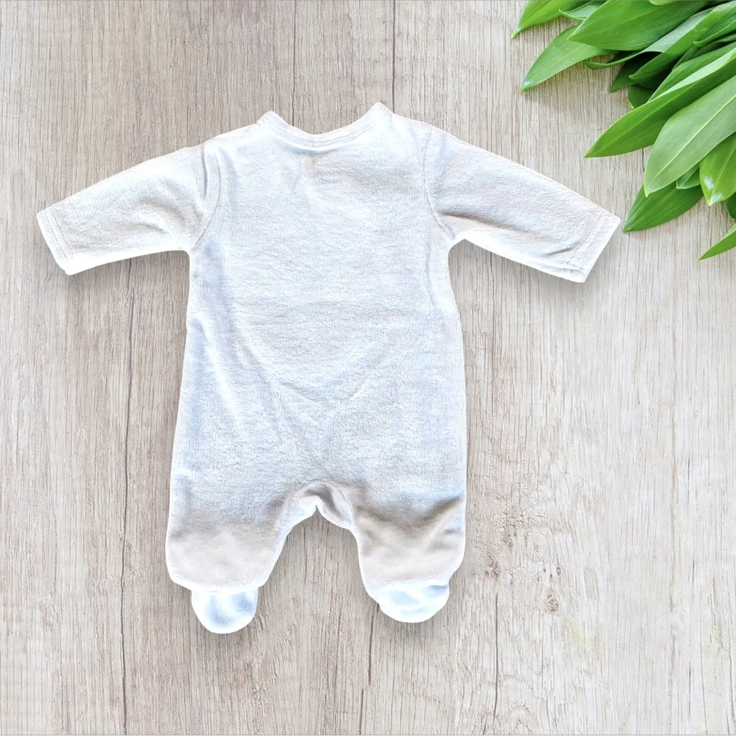 Pyjama Naissance Fille en Polaire Blanc avec Cœur Fleuri et Broderie Dorée - Mes Petits Cailloux Stokomani