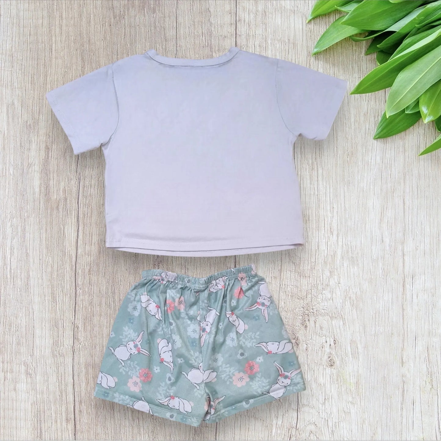 Pyjama fille – 6 ans – SHEIN – Lapins et fleurs – Très bon état shein