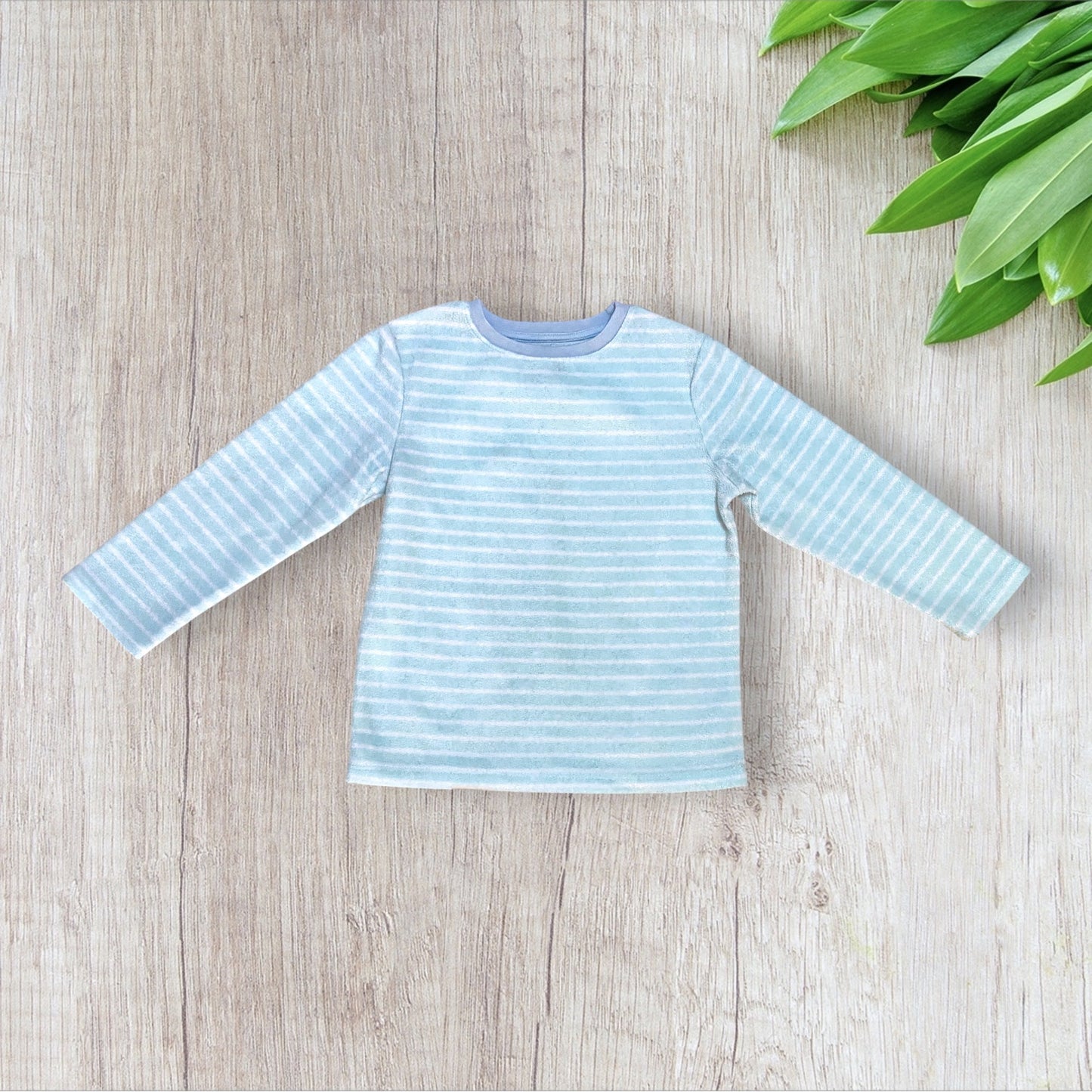Pyjama polaire garçon TEX 3-4 ans bleu ciel à rayures blanches, deux pièces chaudes pour l’hiver.