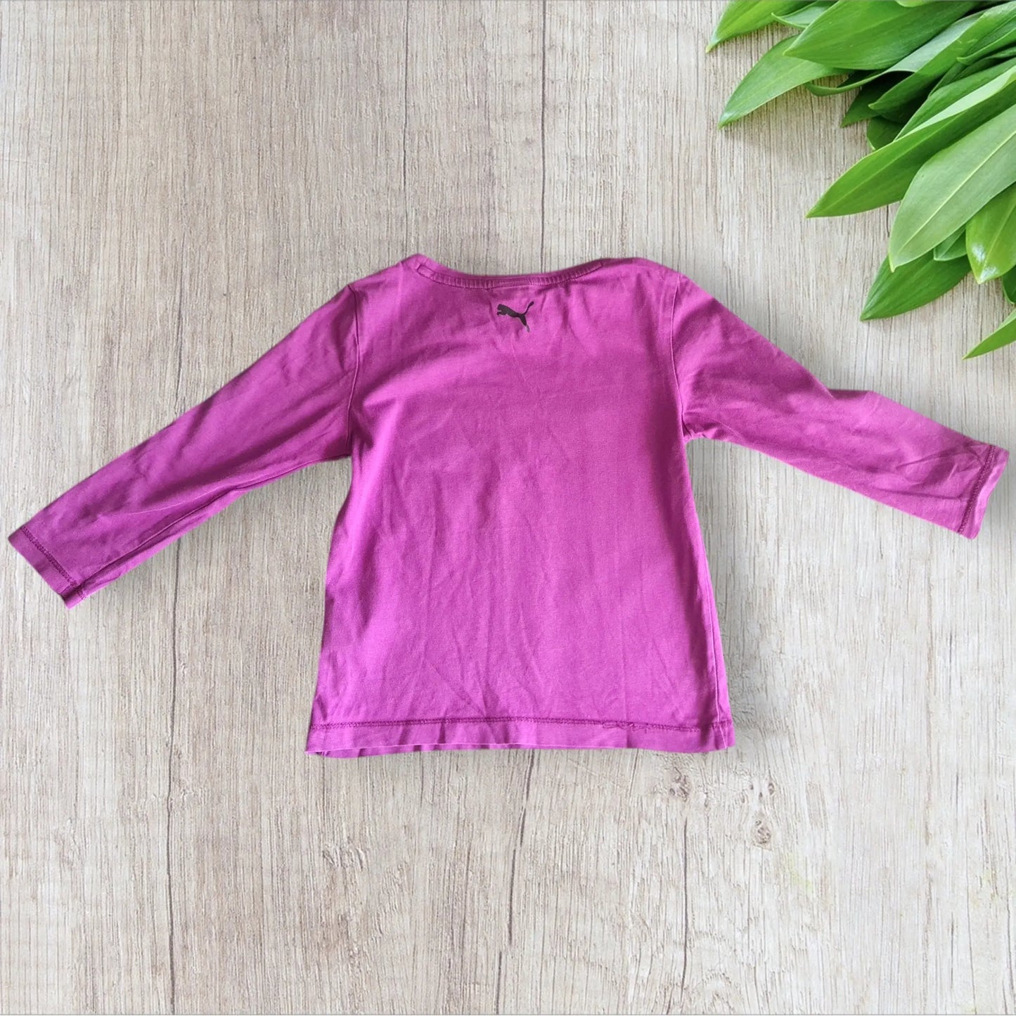 T-shirt fille Puma violet manches longues avec inscription colorée 4 ans