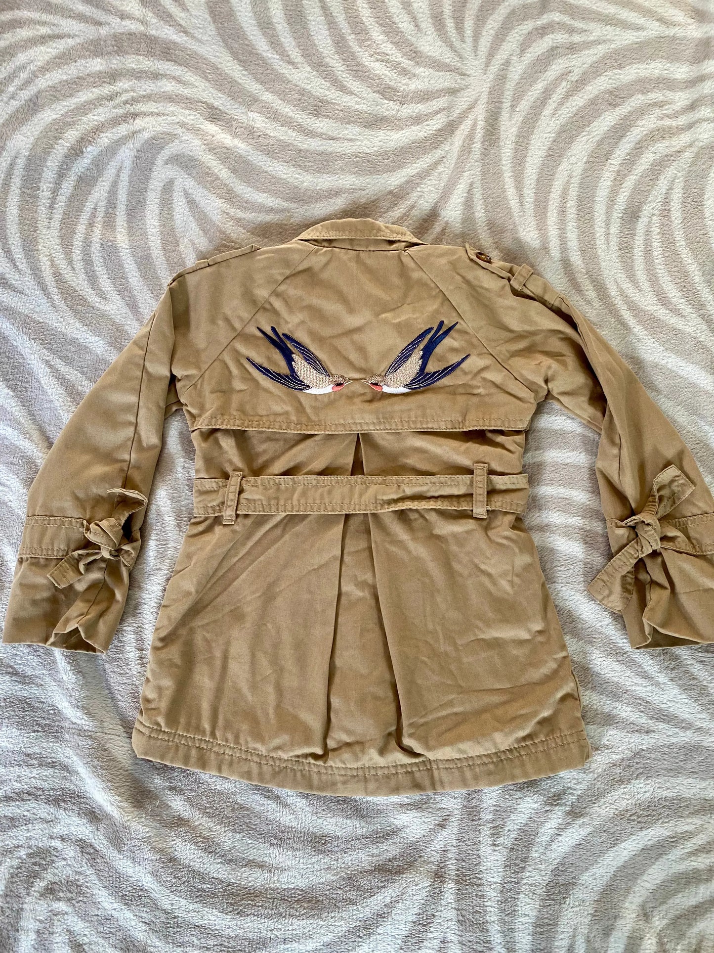 Trench Fille Marron avec Ceinture et Broderie Hirondelles - Taille 5 Ans - Orchestra orchestra