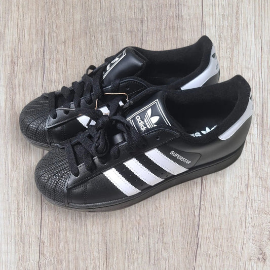 Baskets Adidas Superstar noires et blanches mixte taille 40 – neuves avec étiquette