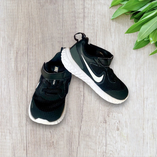 Baskets Nike Revolution - Mixte, Taille 23,5 nike