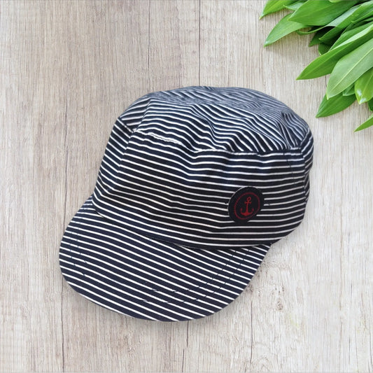 Casquette enfant rayée bleu marine blanche – taille 45 cm – visière incurvée
