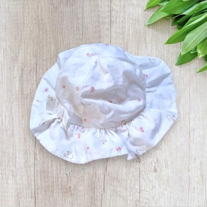 Chapeau bébé fille Orchestra blanc motifs oiseaux dorés fleurs roses – 34cm