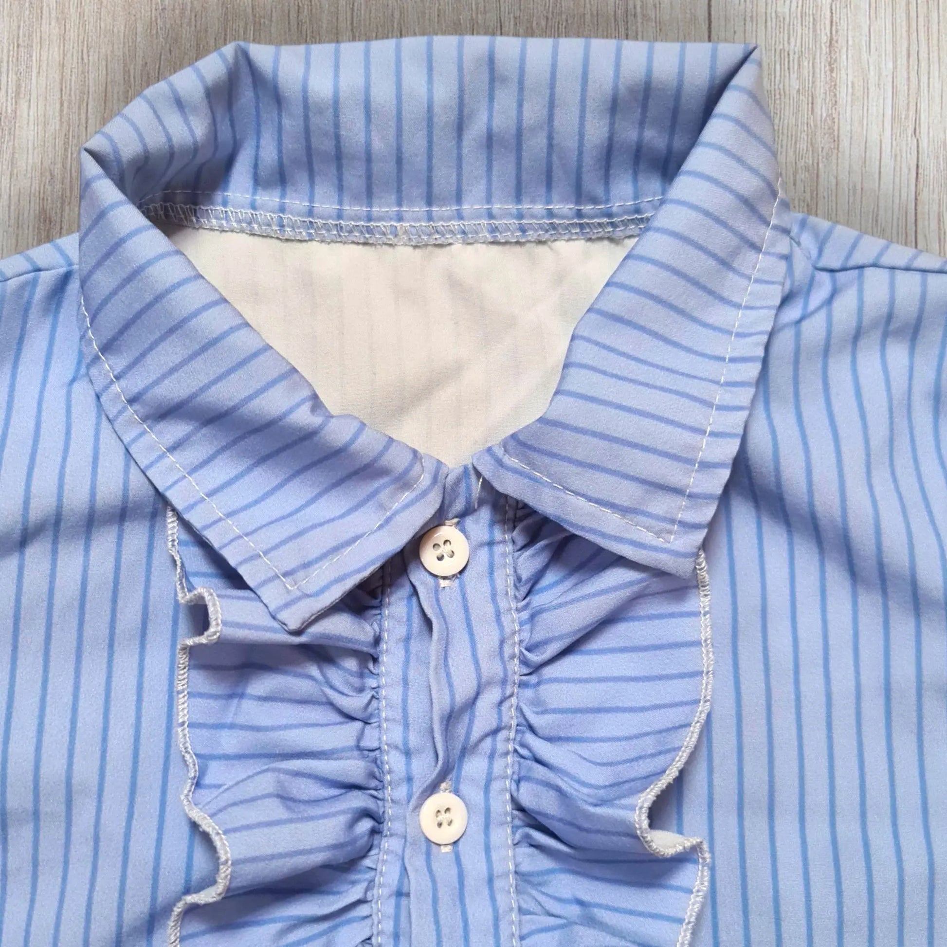 Chemise crop top fille 8 ans Shein rayée bleue avec volants très bon état