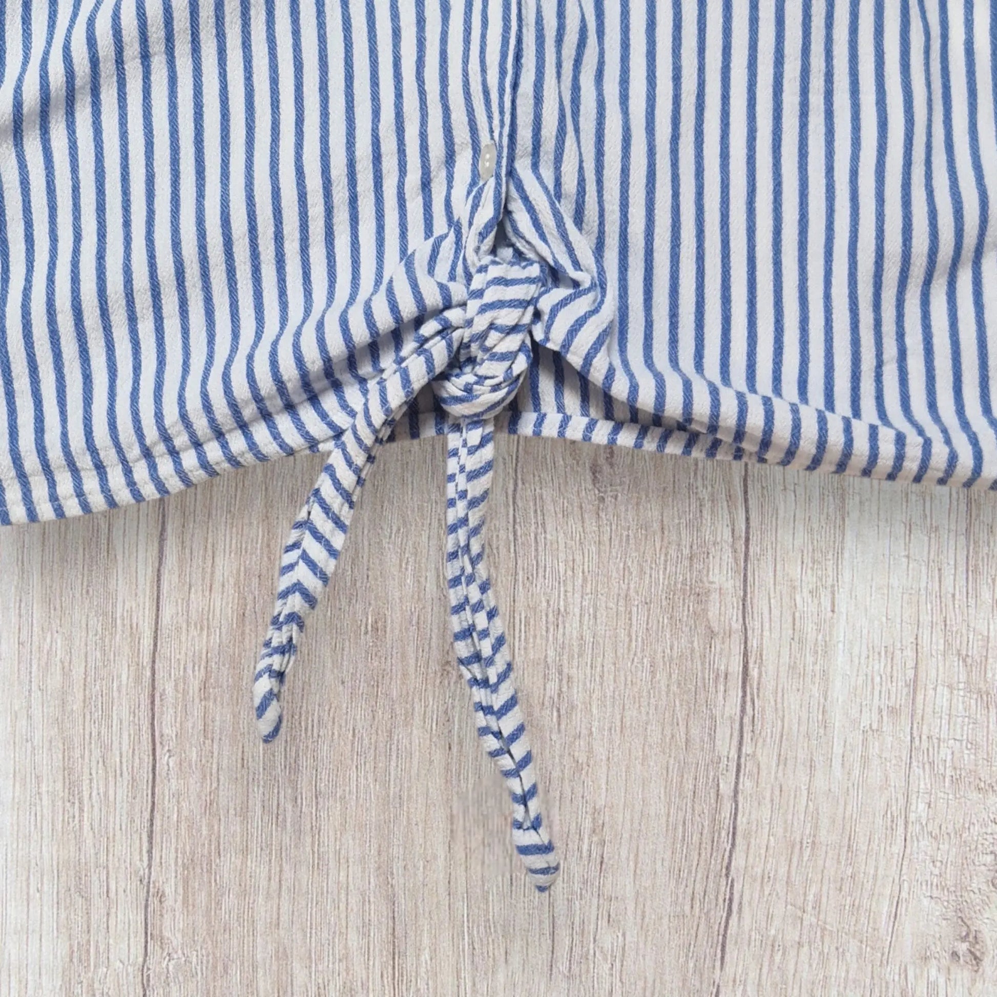 Chemise femme H&M oversize XL blanche rayures bleues manches courtes nouée