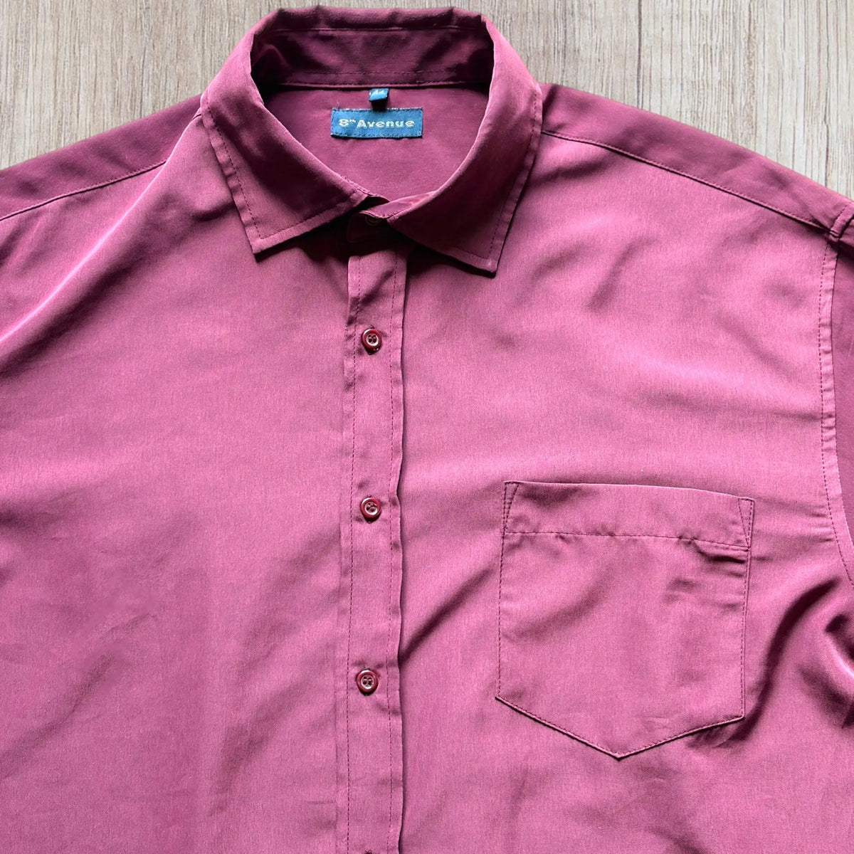 Chemise homme 8th Avenue taille 44 bordeaux à manches longues avec poche poitrine.
