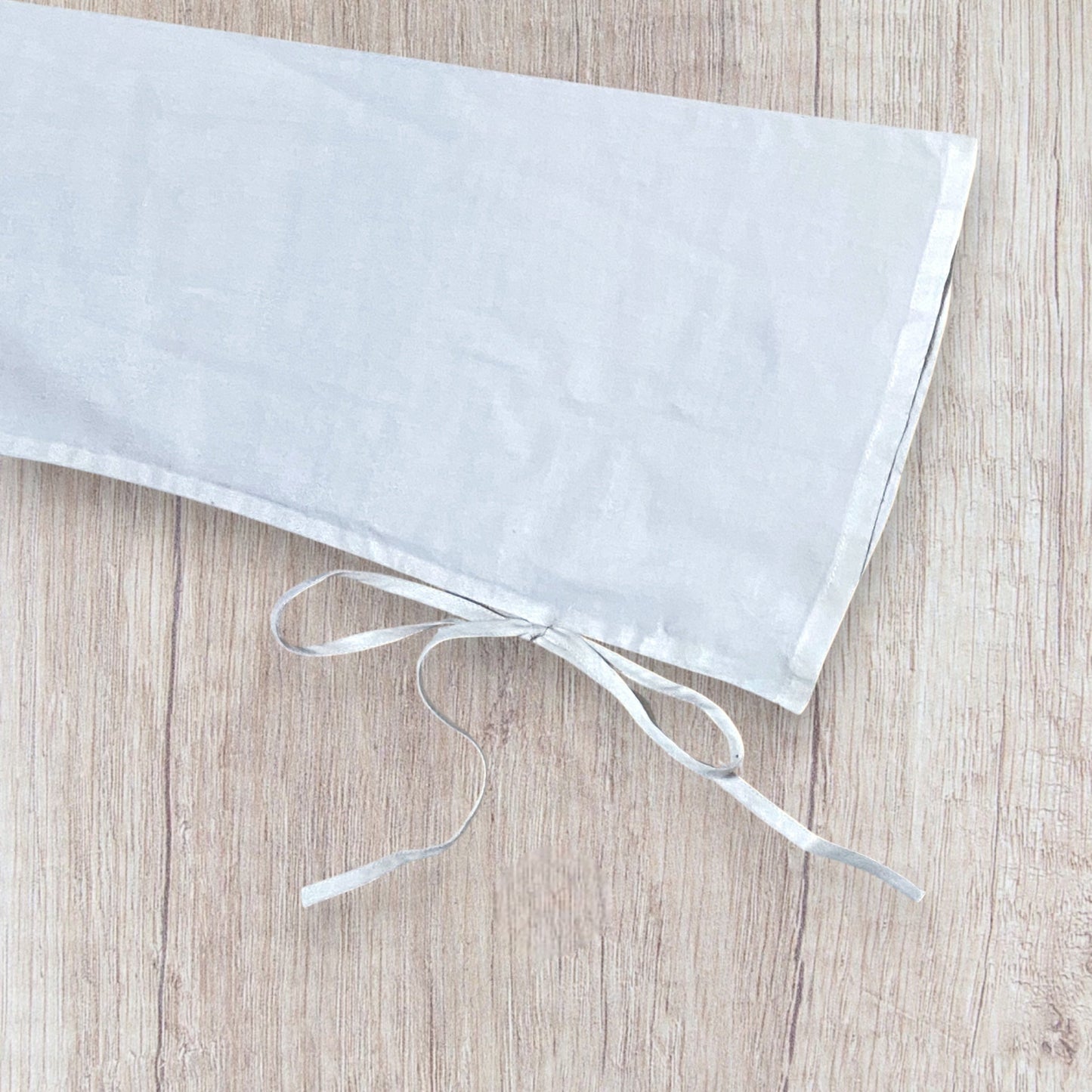 Chemisier femme IKKS blanc taille 38 avec broderies et manches évasées.