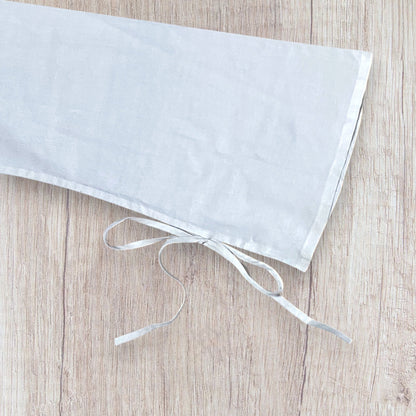 Chemisier femme IKKS blanc taille 38 avec broderies et manches évasées.