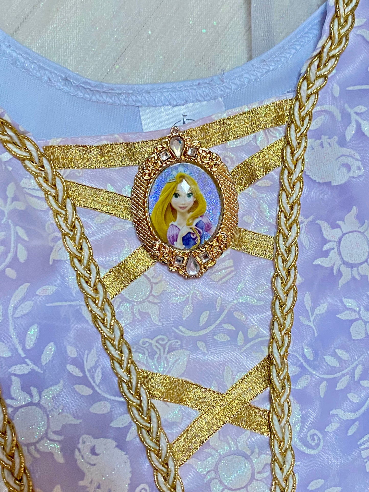 Déguisement Raiponce Disney fille 5/6 ans robe de mariée avec voile et détails dorés