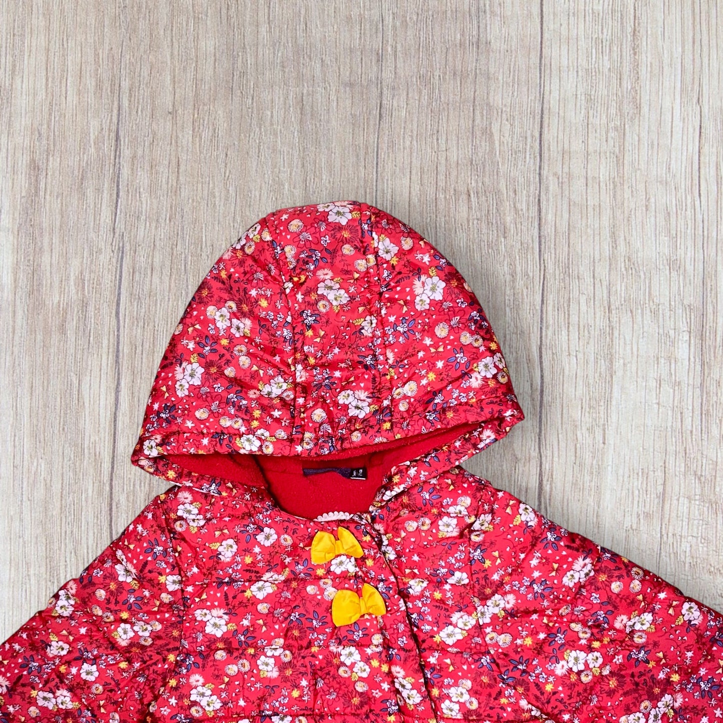 Doudoune bébé fille Sergent Major 9 mois rouge imprimé fleuri avec capuche et fermeture éclair, très bon état