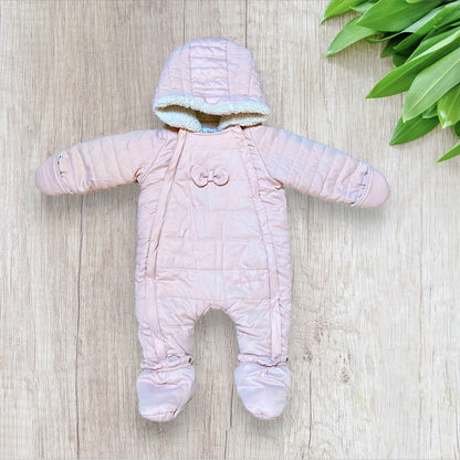 Doudoune combinaison intégrale bébé fille 18 mois La Redoute rose et blanc avec capuche et chaussons amovibles
