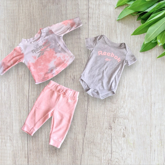 Ensemble 3 pièces bébé fille Reebok 0-3 mois sweat body pantalon