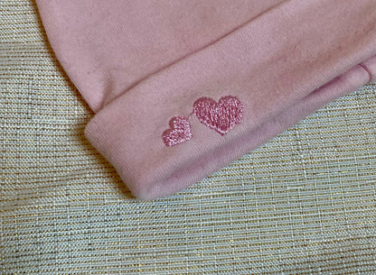 Ensemble Tendresse Rose pour Nouveau-Né : Bonnet Brodé, Gants Mignons et Chaussons Douillets la petite friperie