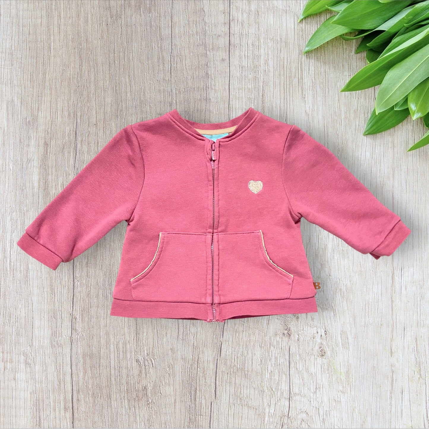 Ensemble bébé fille Obaïbi 9 mois vieux rose 3 pièces : veste, t-shirt et jogging.
