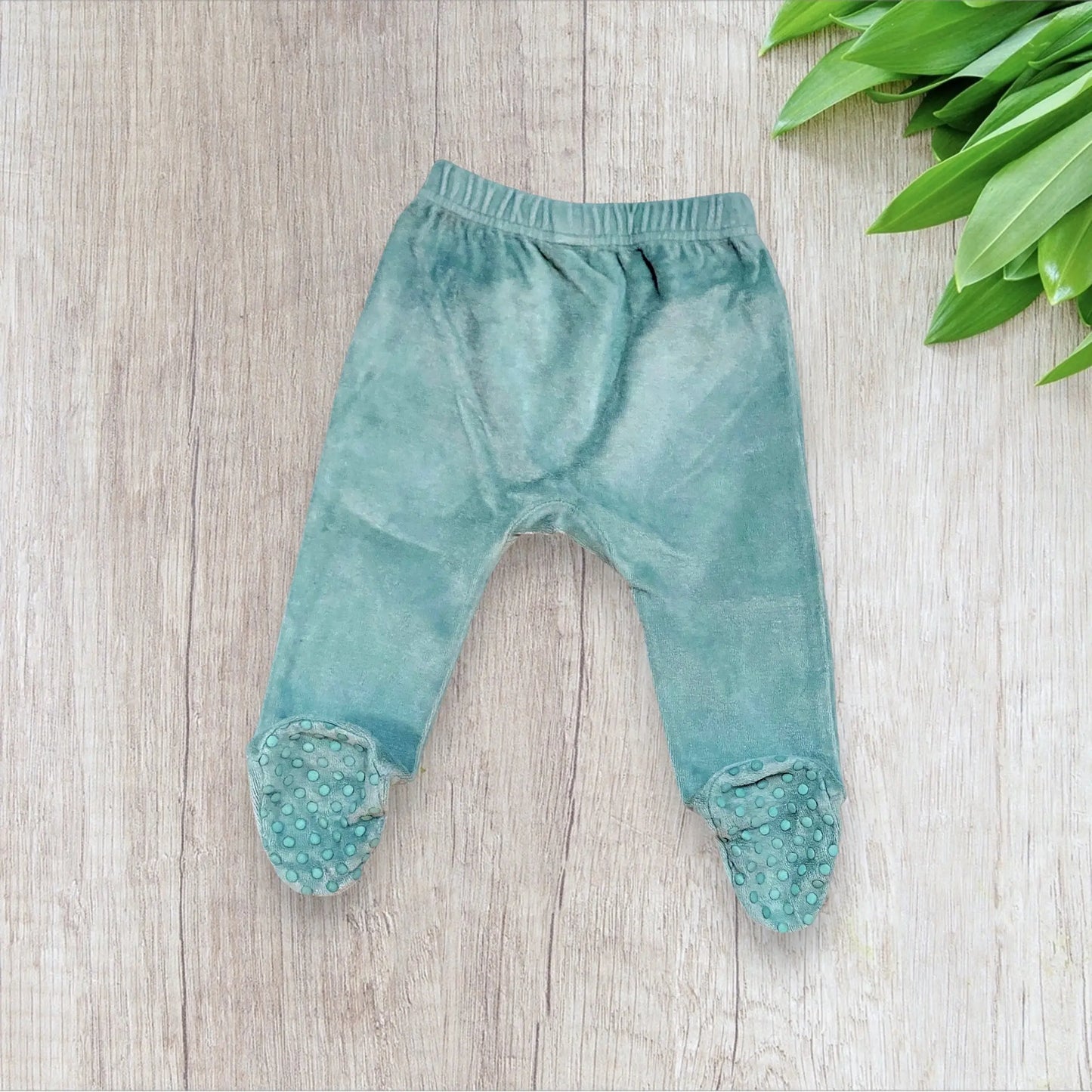 Ensemble pyjama bébé fille Verbaudet 12 mois vert clair pastel manches longues volants poupée russe