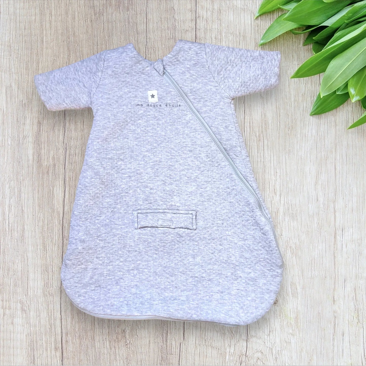 Gigoteuse bébé mixte KIABI 0-6 mois gris clair avec ouverture harnais.