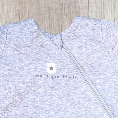 Gigoteuse bébé mixte KIABI 0-6 mois gris clair avec ouverture harnais.