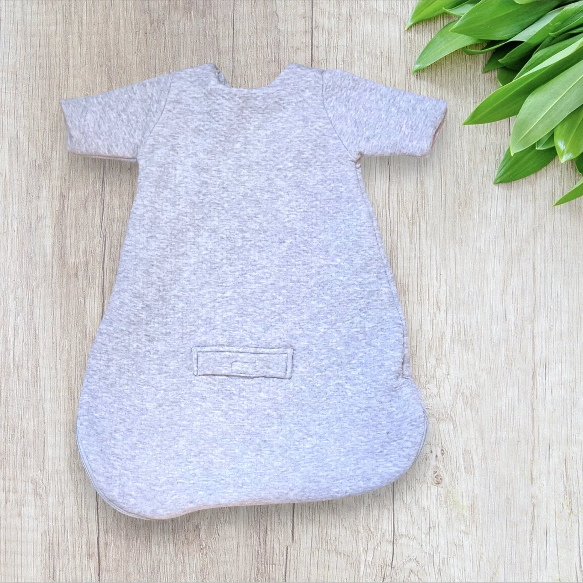 Gigoteuse bébé mixte KIABI 0-6 mois gris clair avec ouverture harnais.